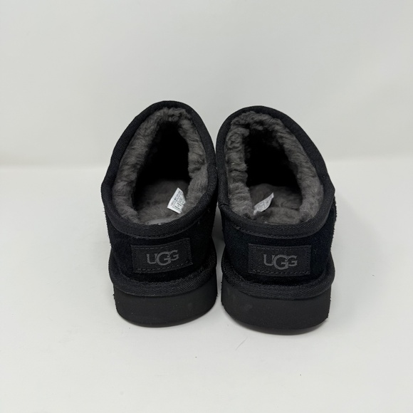 New UGG Classic Slipper In Black Women's Sz 10 - Picture 6 of 16